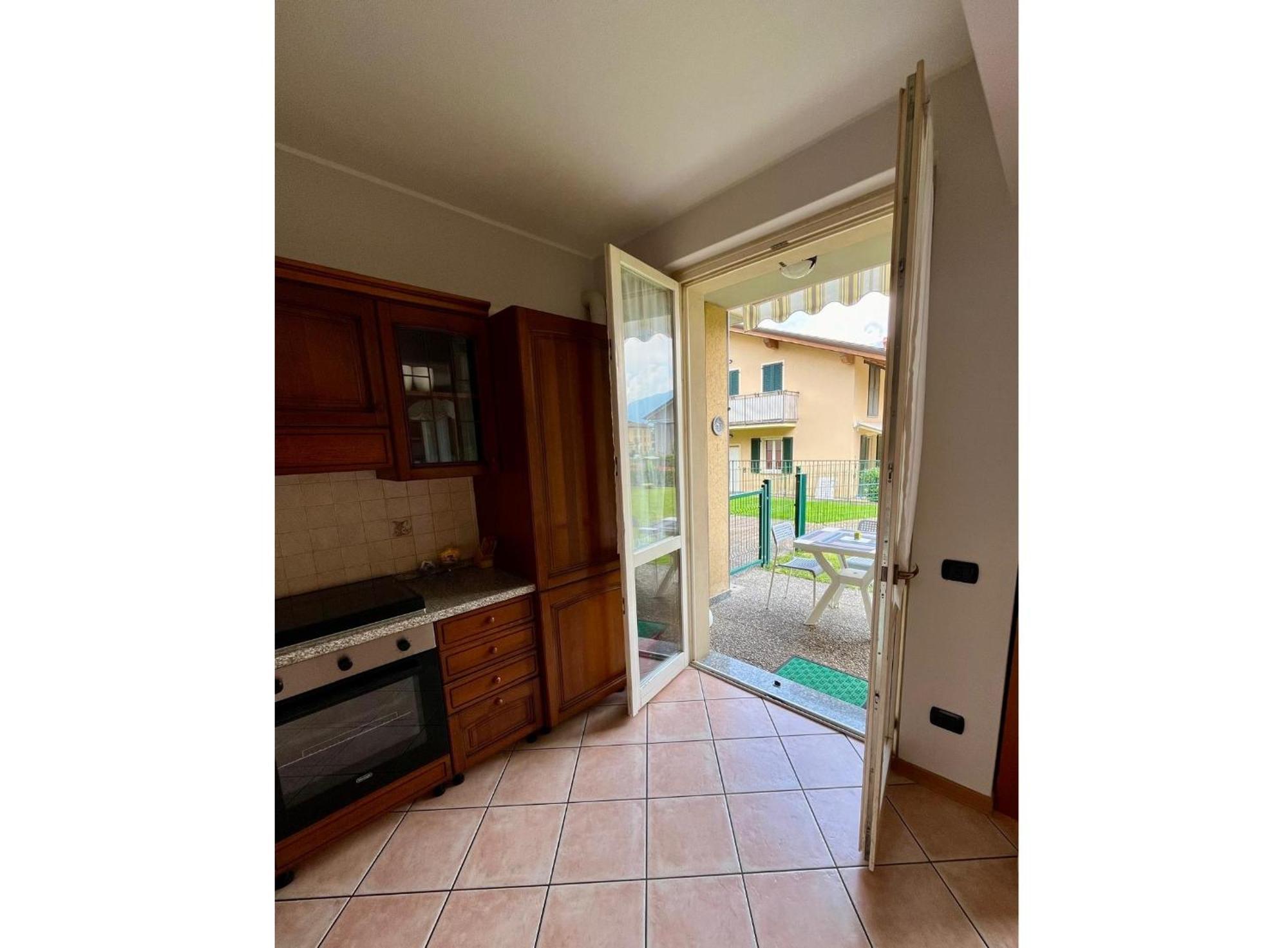 Apartment With Garden And Garage Dongo - Larihome A28 Exteriör bild
